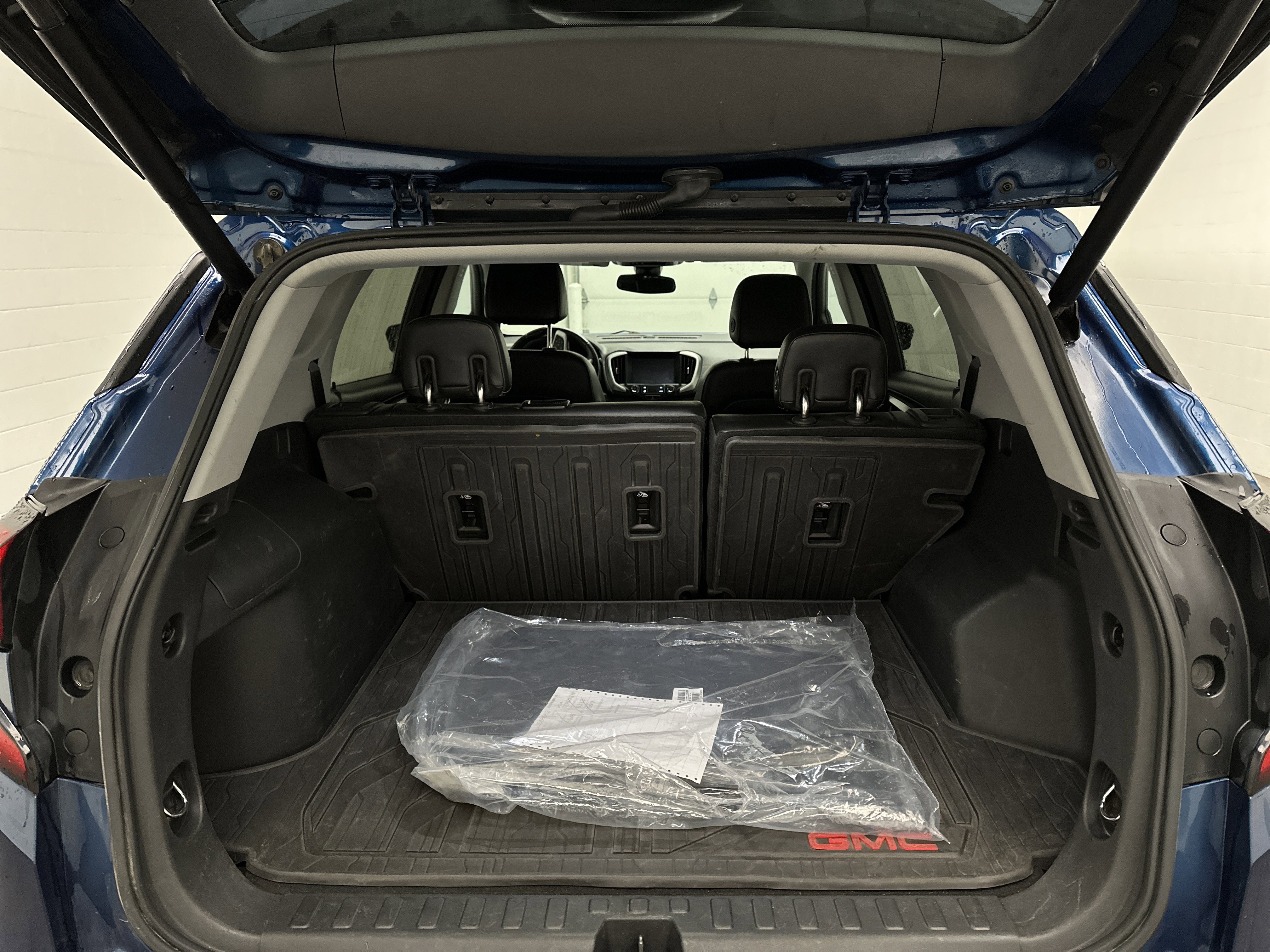 Used 2019 GMC Terrain SLT w/ Preferred Package image 16