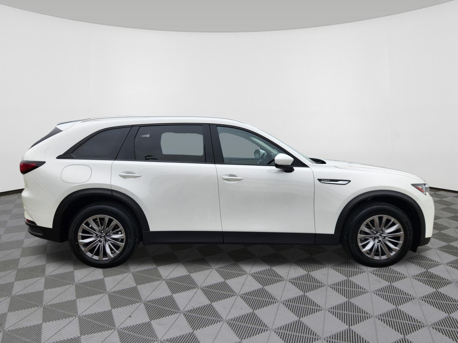 Certified 2024 MAZDA CX-90 Plug-In Hybrid w/ Preferred AWD/4WD image 6