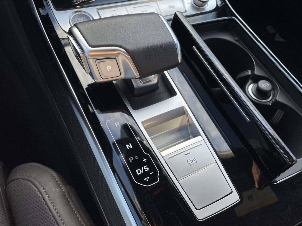 Used 2023 Audi A8 L 3.0T image 21