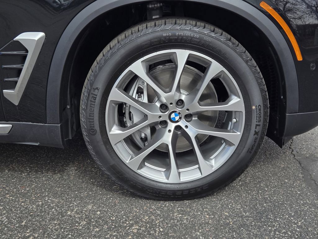 New 2026 BMW X5 xDrive50e w/ Parking Assistance Package image 11