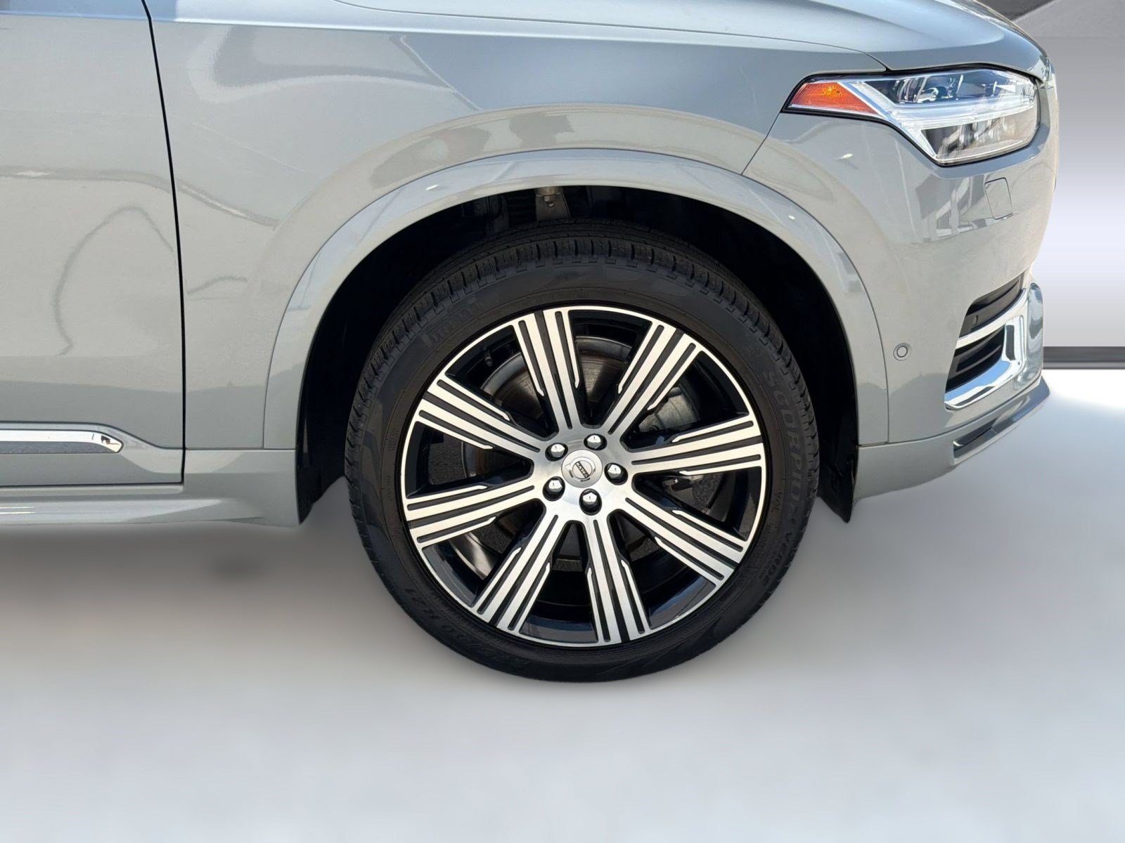 Certified 2024 Volvo XC90 B6 Ultimate AWD/4WD image 12