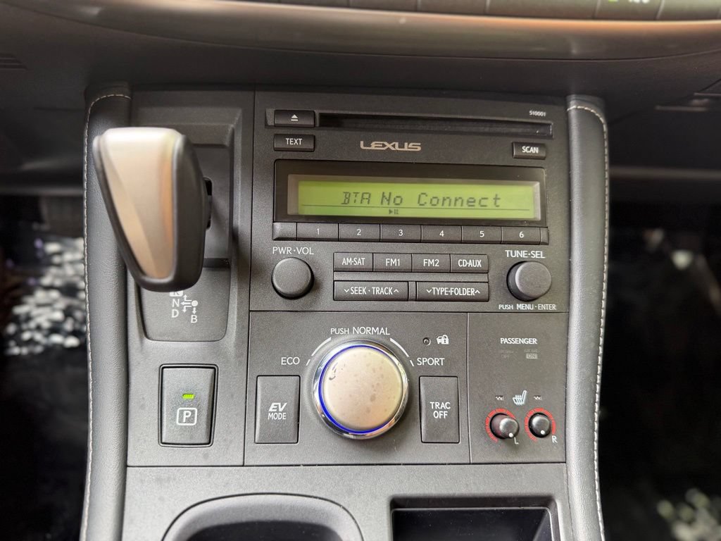 Used 2016 Lexus CT 200h w/ Seat Comfort Package FWD image 23