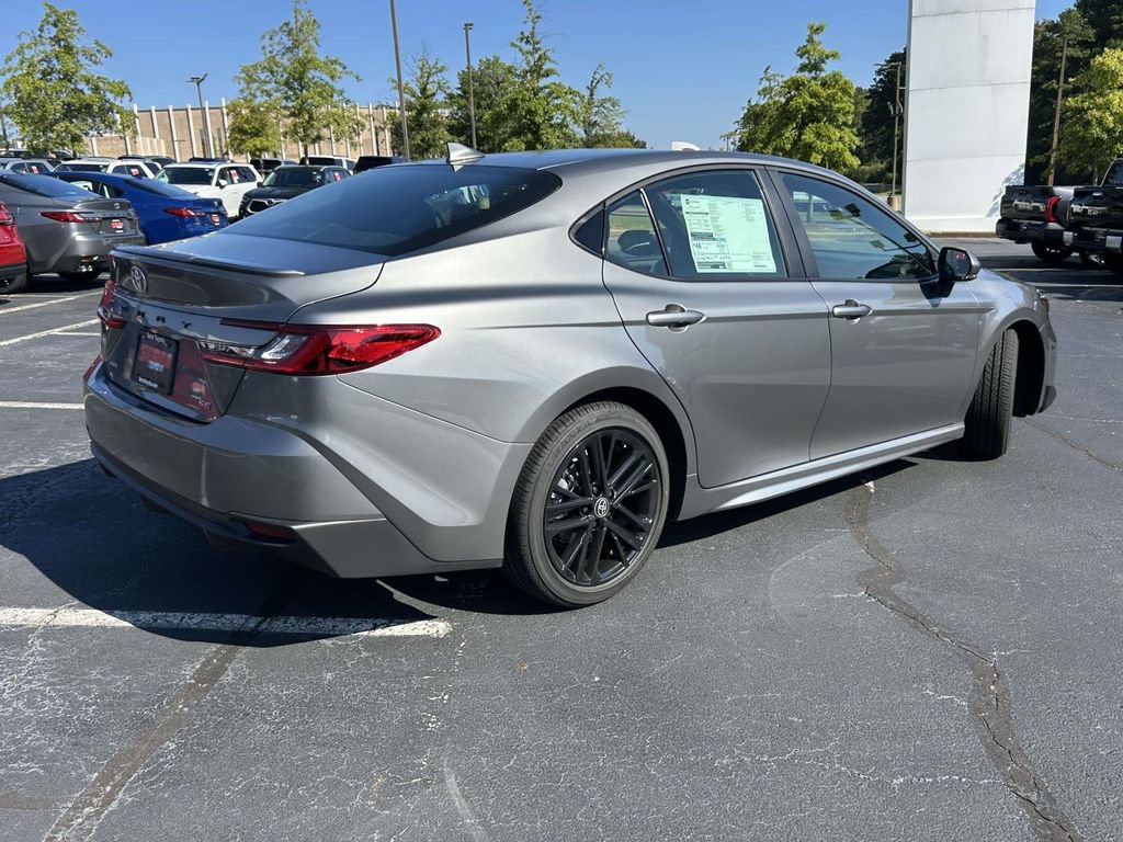 New 2026 Toyota Camry Hybrid FWD image 3
