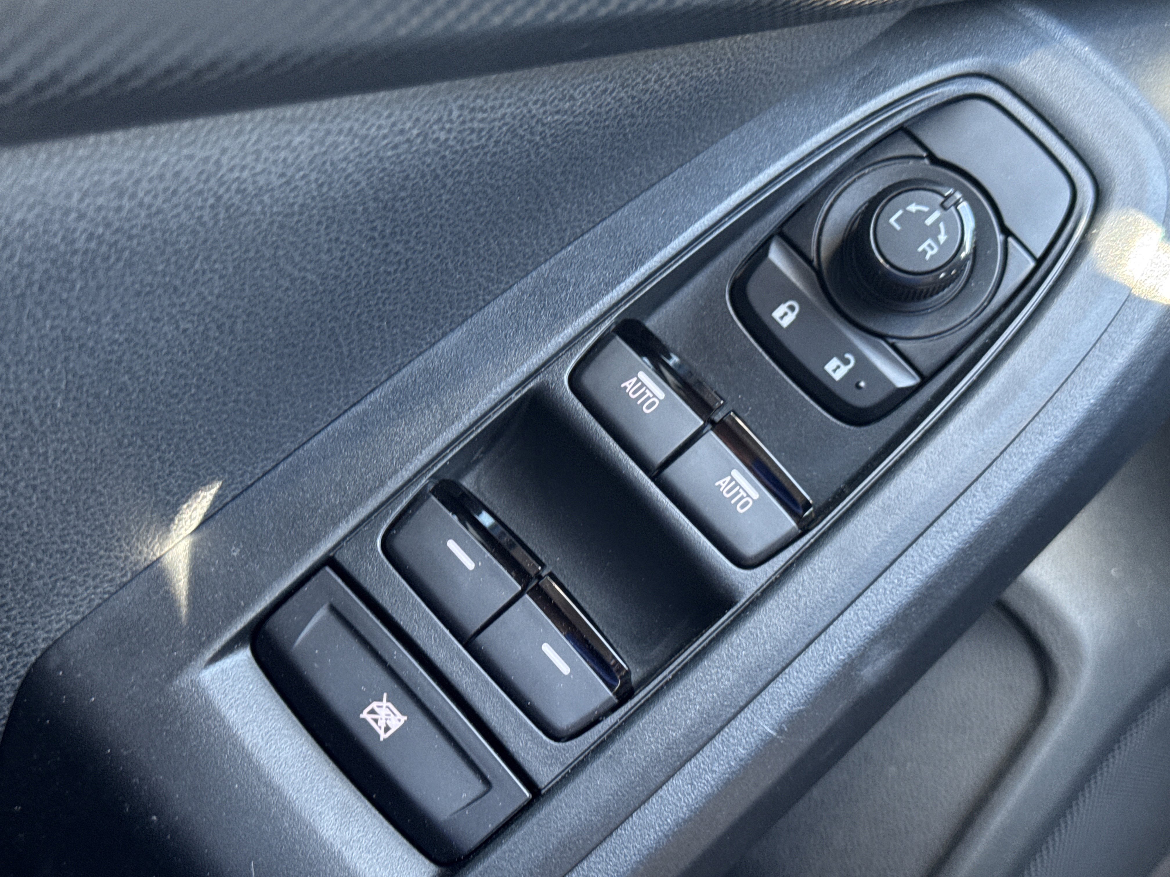 Certified 2025 Subaru Crosstrek 2.0i image 21