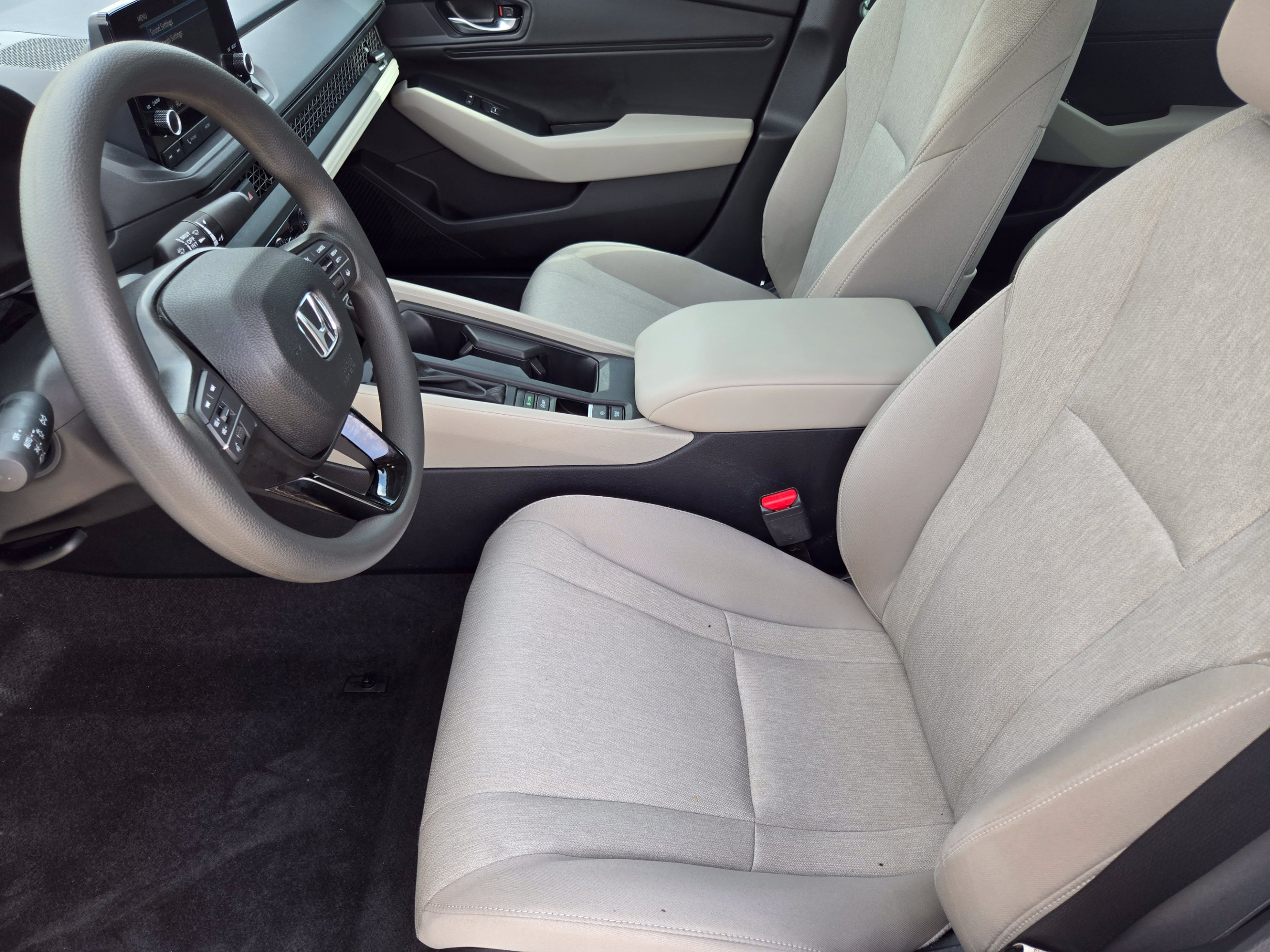 Certified 2025 Honda Accord SE image 9