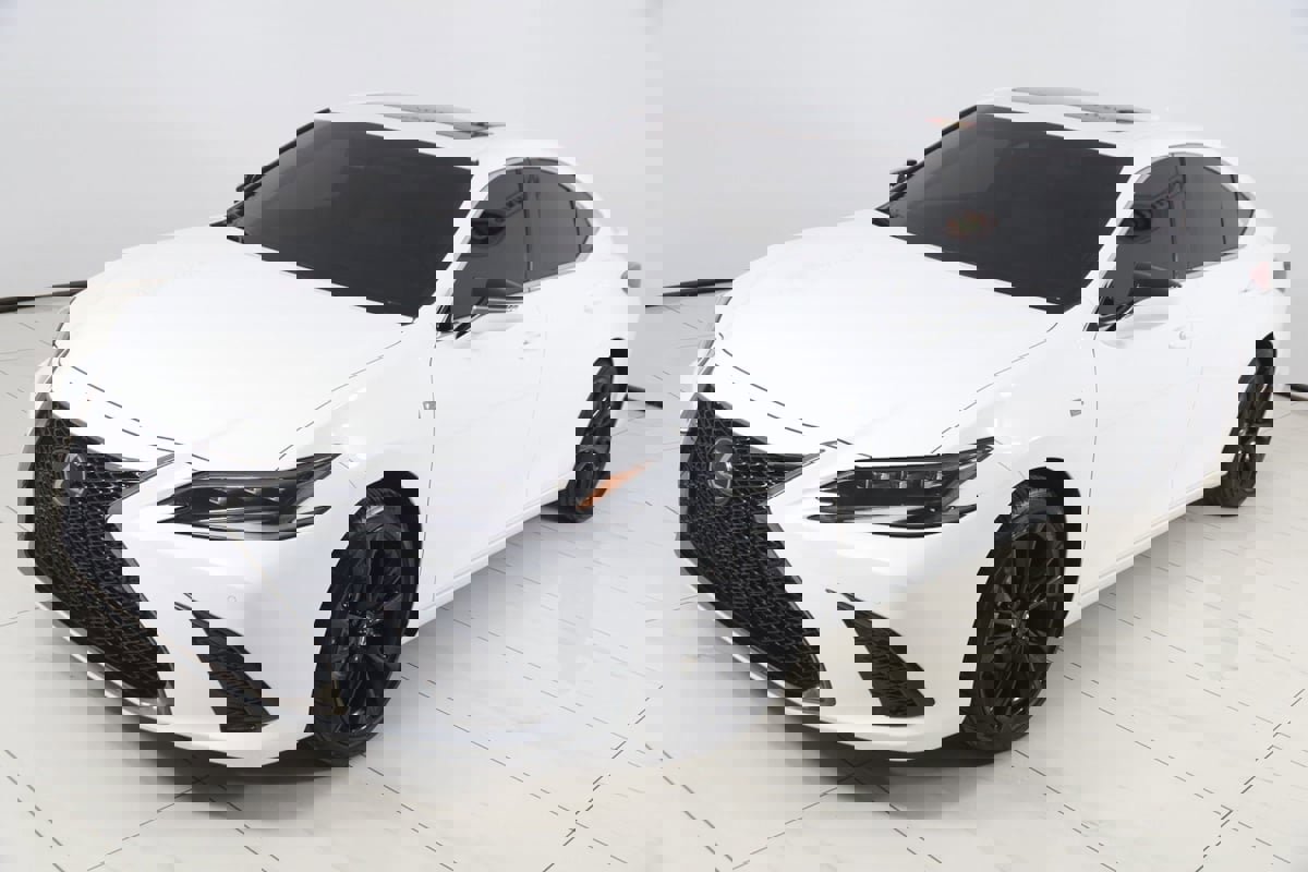 Used 2025 Lexus ES 300h F Sport w/ Accessory Package (Z1) image 23