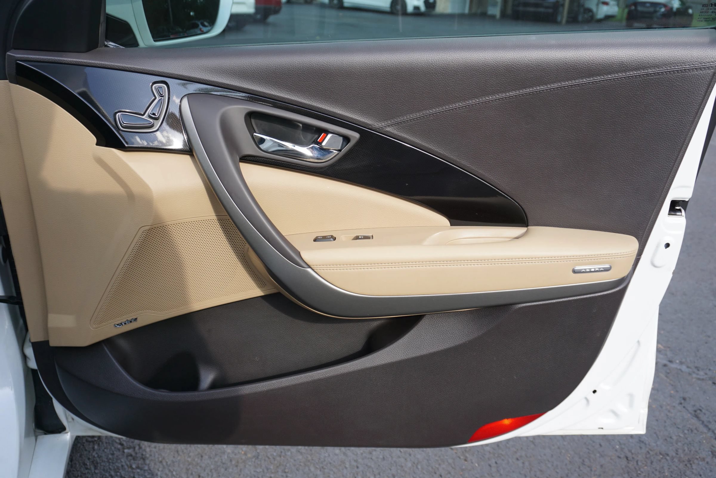 Used 2015 Hyundai Azera Limited FWD image 15
