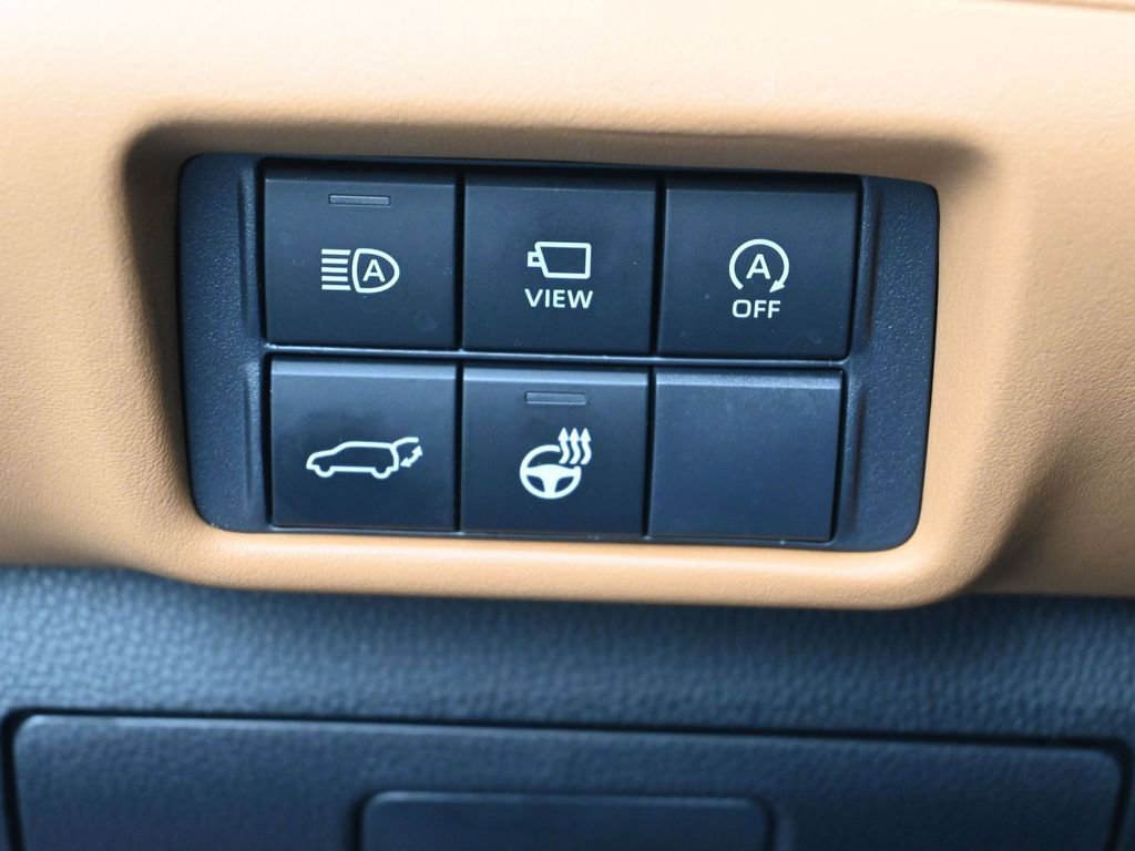 Certified 2025 Toyota Highlander LE image 18