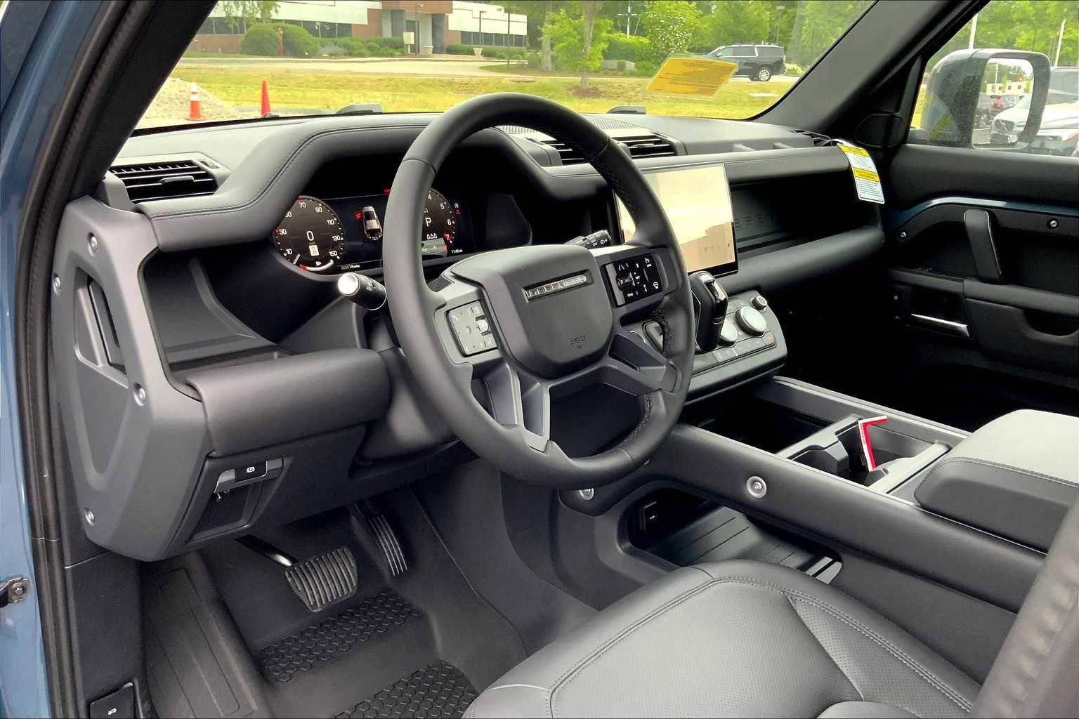 New 2025 Land Rover Defender 110 S image 7