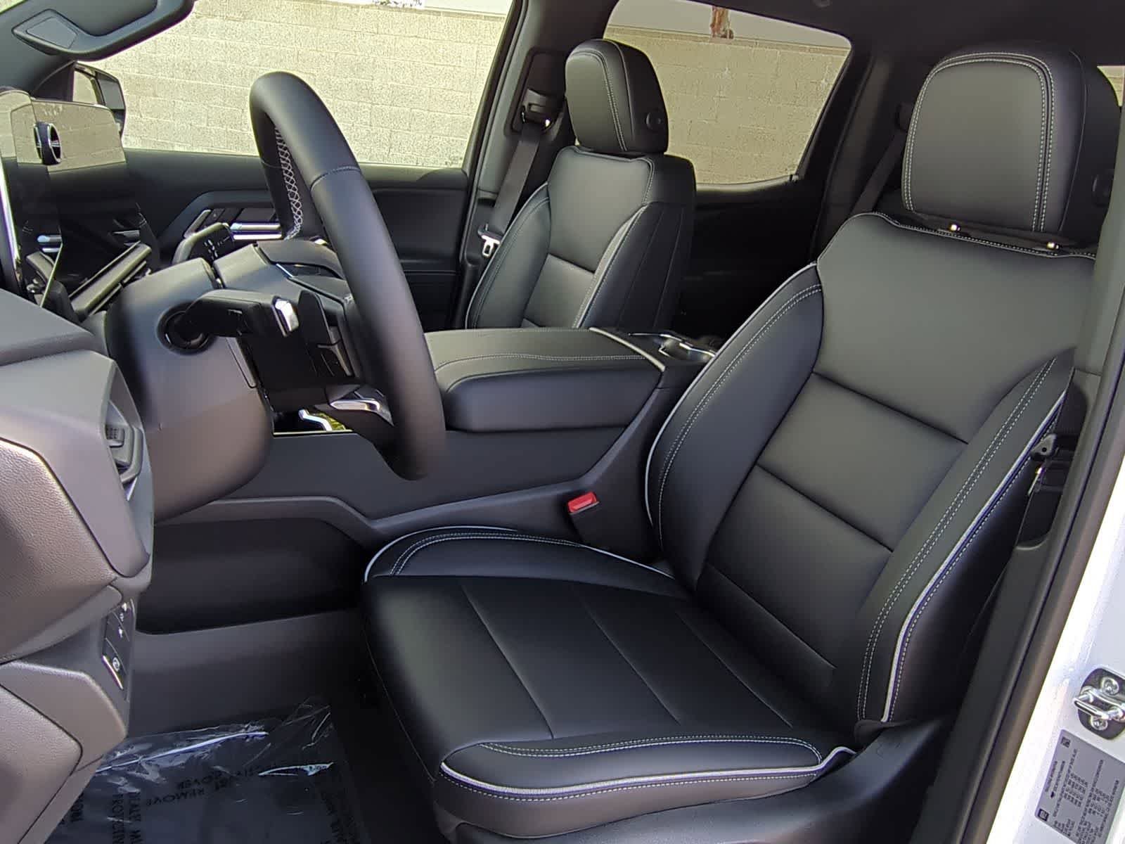 Used 2026 Chevrolet Silverado EV LT AWD/4WD image 23