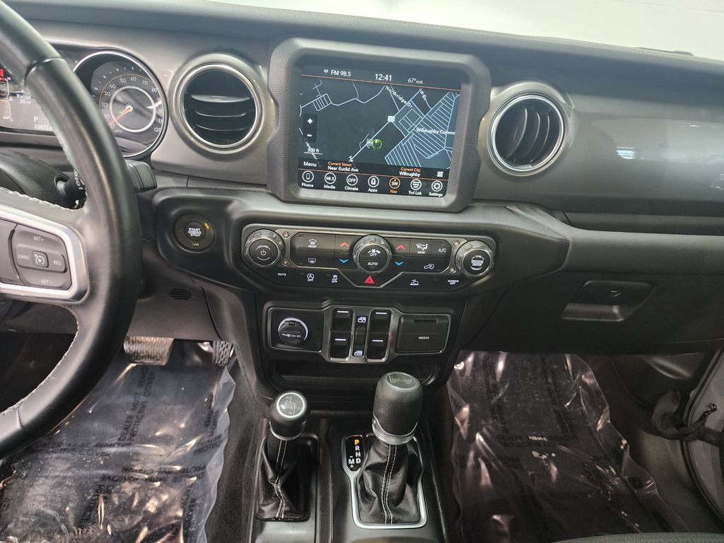 Used 2022 Jeep Wrangler Unlimited Sahara w/ Dual Top Group image 15