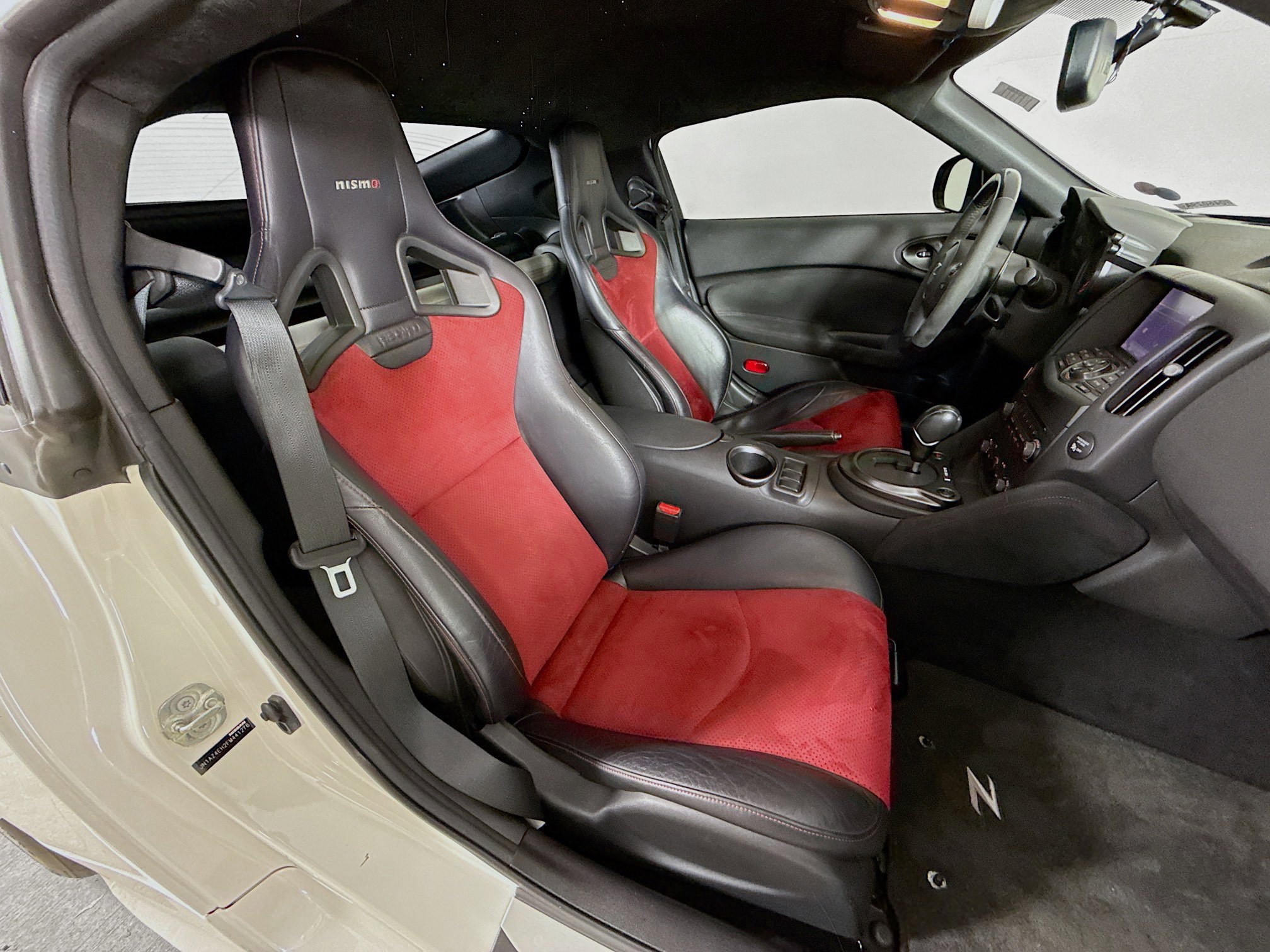 Used 2015 Nissan 370Z NISMO image 30