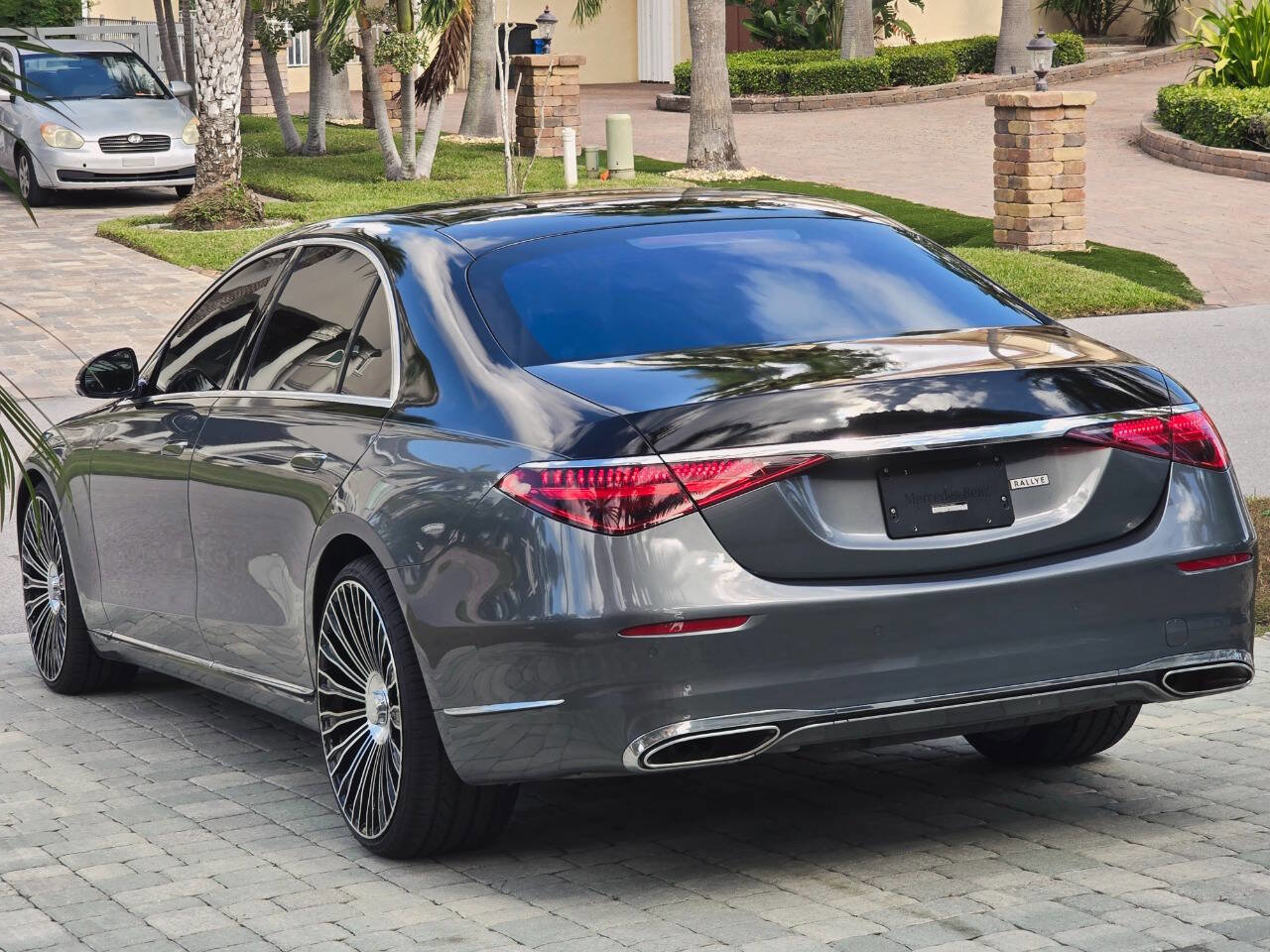 Used 2022 Mercedes-Benz S 580 4MATIC Sedan w/ Rear Seat Package image 36