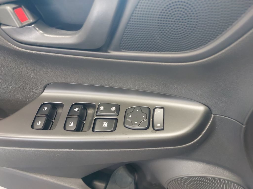 Used 2022 Hyundai Kona SE AWD/4WD image 27