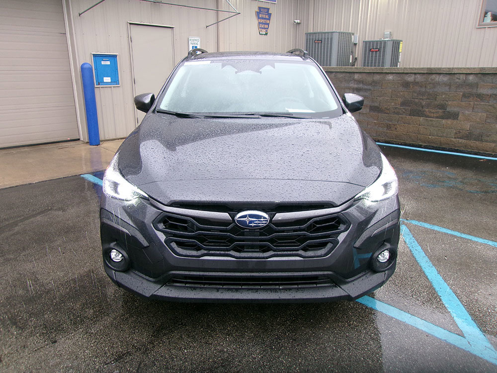 Used 2024 Subaru Crosstrek 2.5i Limited w/ Crosstrek Mirror Package AWD/4WD image 2