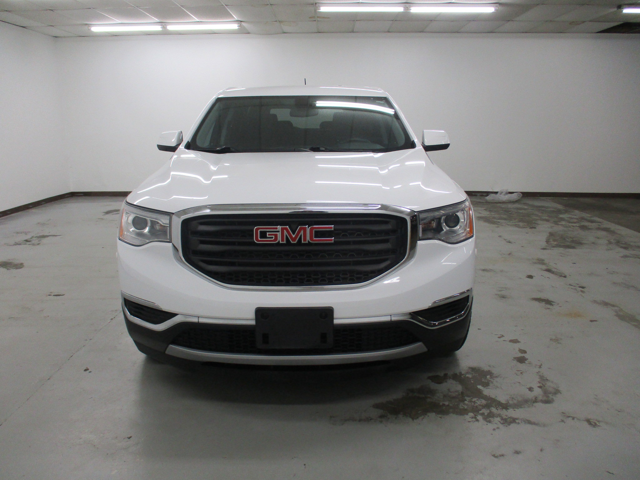 Used 2019 GMC Acadia SLE image 2