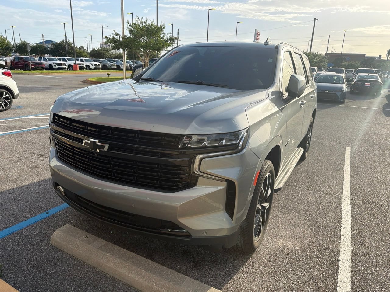 Used 2024 Chevrolet Tahoe RST w/ Luxury Package AWD/4WD image 2