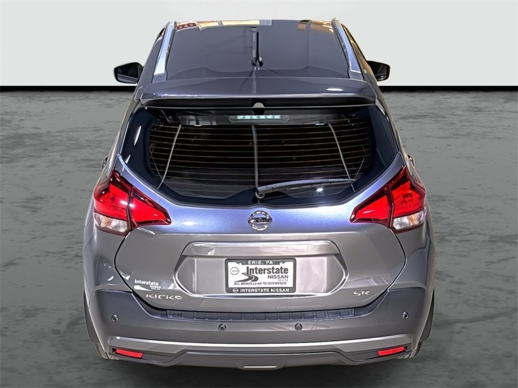Used 2020 Nissan Kicks SR image 3