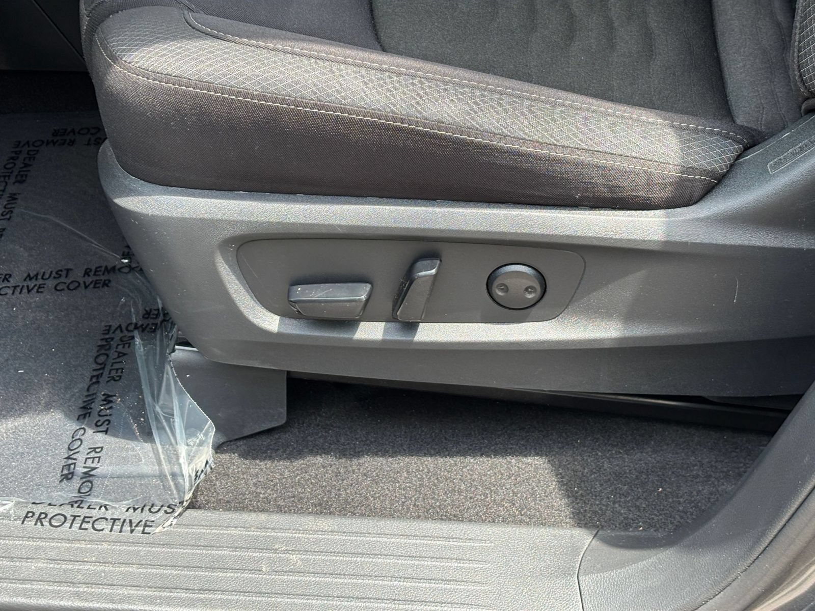 Used 2025 Nissan Pathfinder SV FWD image 22