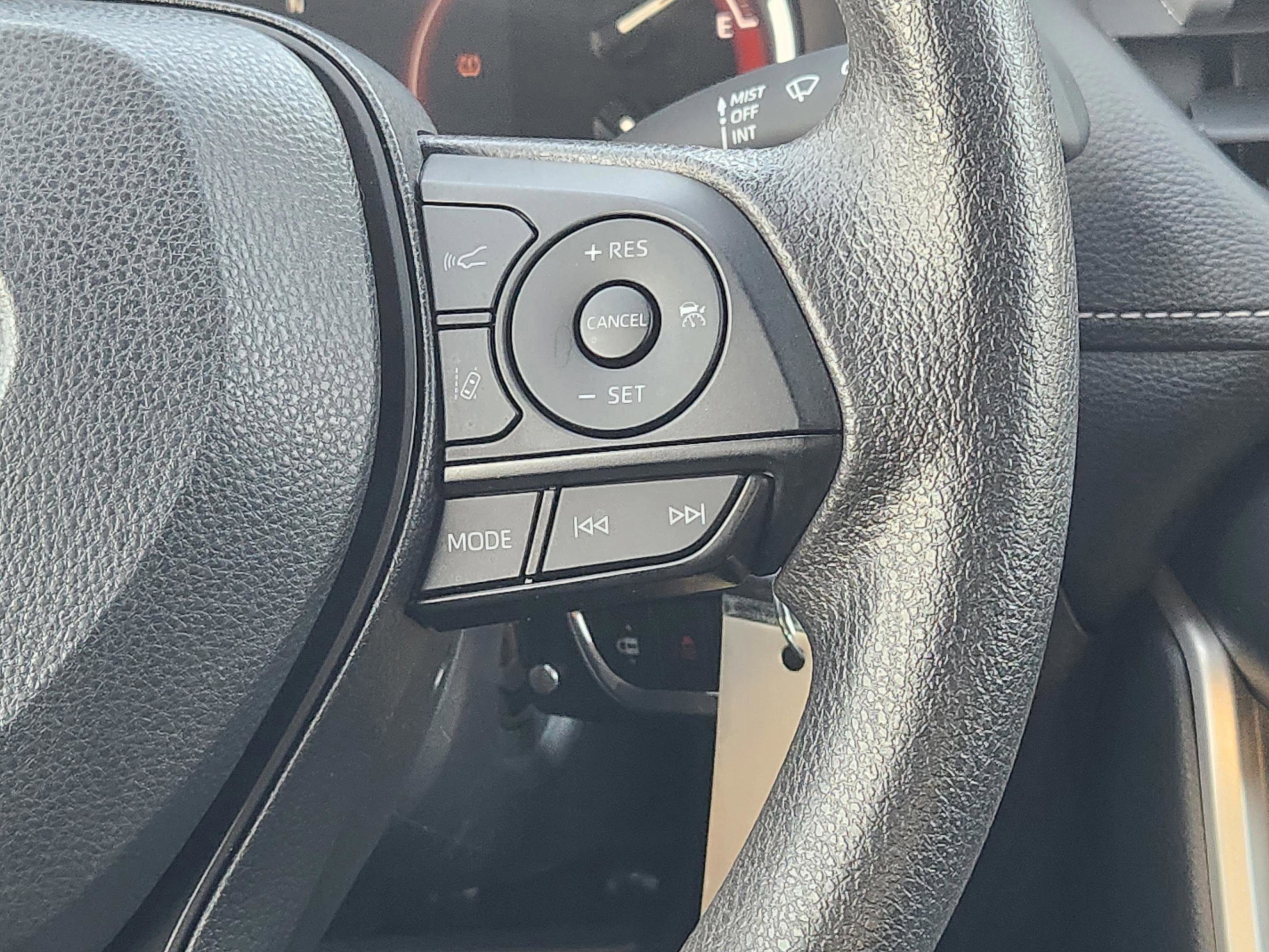 Used 2025 Toyota RAV4 LE image 25