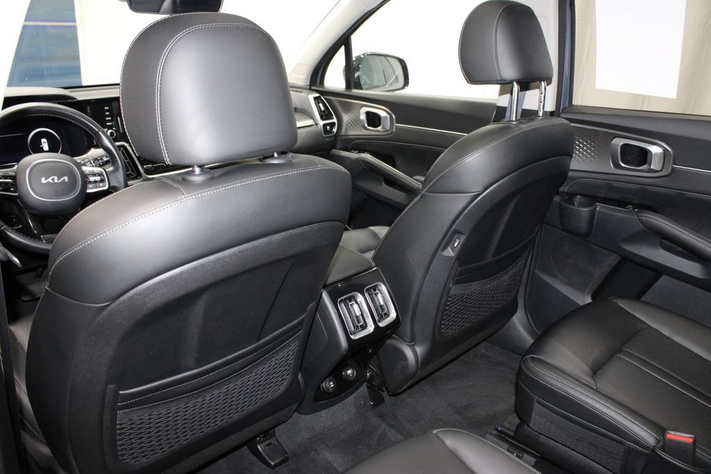 Used 2023 Kia Sorento SX AWD/4WD image 21