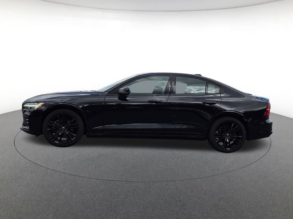 Used 2024 Volvo S60 B5 Plus w/ Climate Package FWD image 8