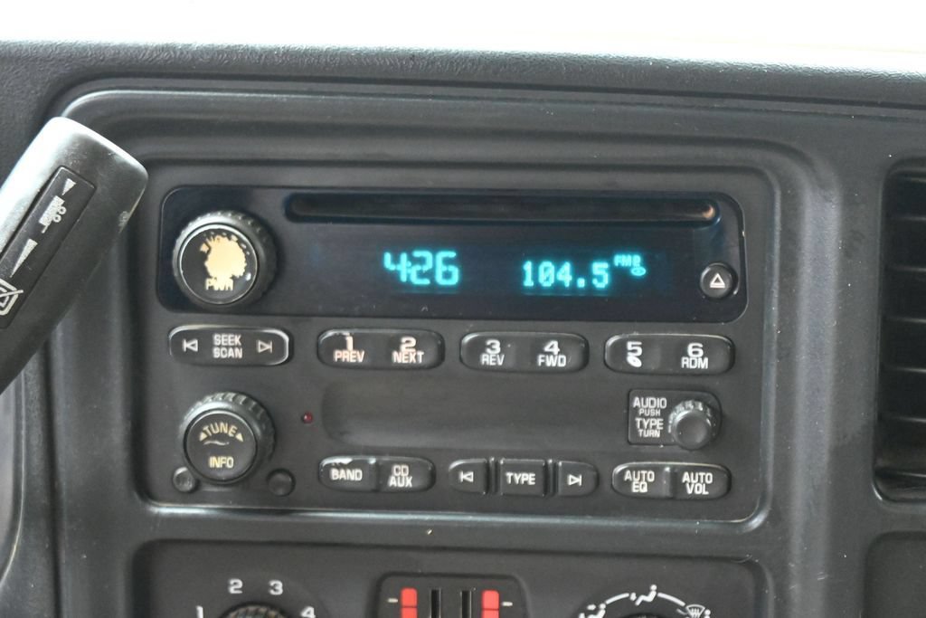 Used 2005 Chevrolet Silverado 2500 W/T w/ Heavy-Duty Power Package AWD/4WD image 21