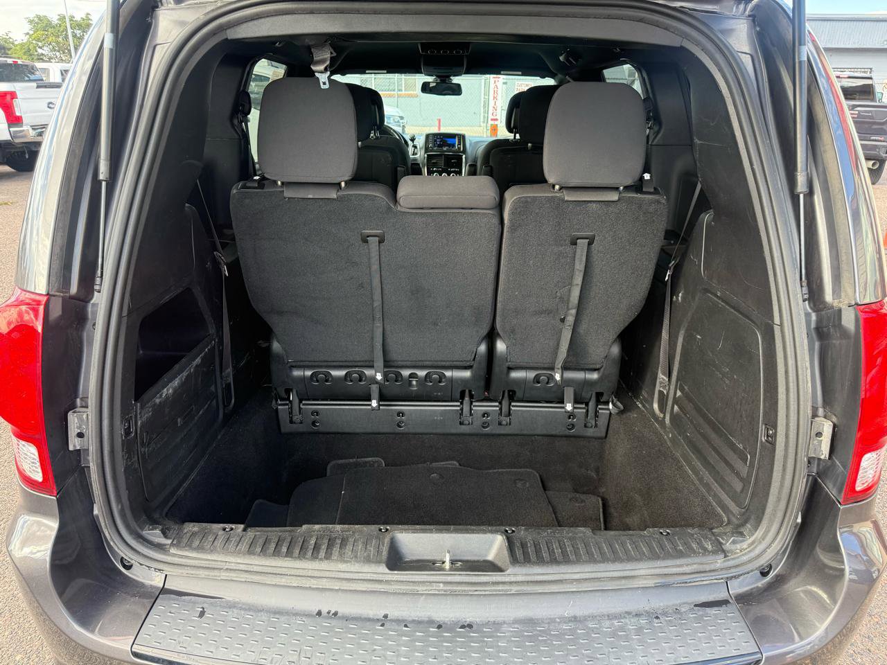 Used 2019 Dodge Grand Caravan SE image 27