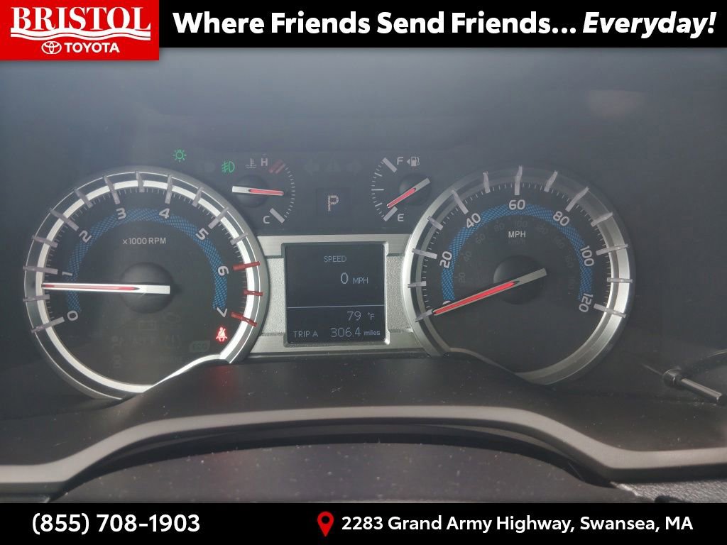 Used 2016 Toyota 4Runner SR5 w/ Four Season Floor Mat Package AWD/4WD image 25