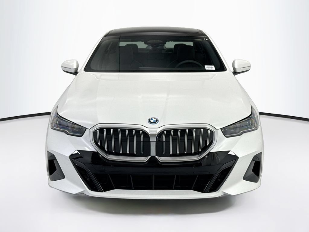 New 2027 BMW 550e xDrive AWD/4WD image 2