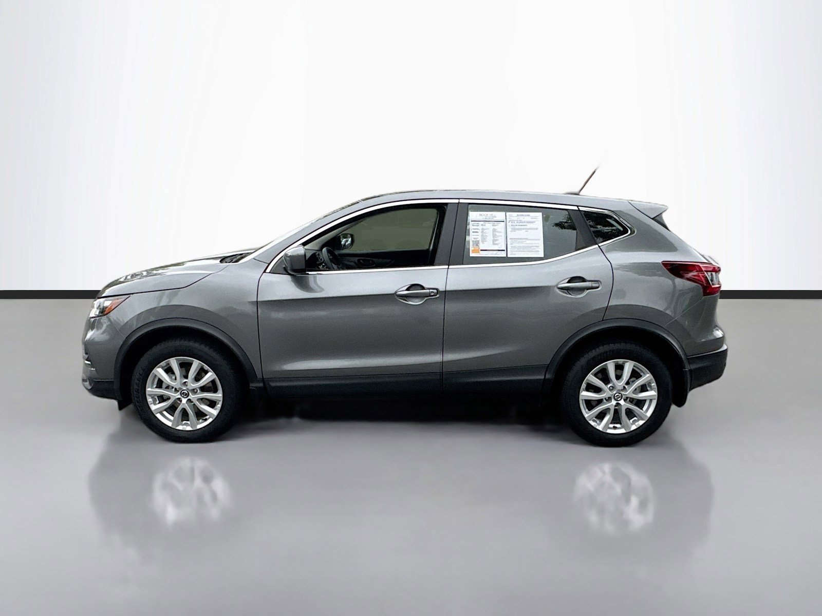 Used 2022 Nissan Rogue Sport S FWD image 4