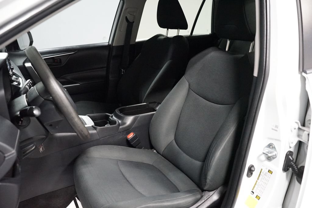 Used 2021 Toyota RAV4 LE FWD image 23