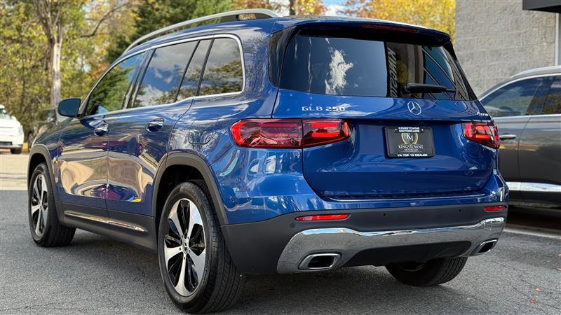 Used 2024 Mercedes-Benz GLB 250 4MATIC image 3
