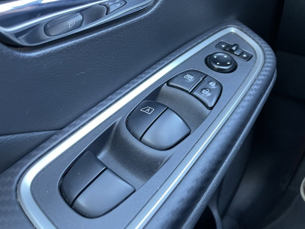 Used 2023 Nissan Versa SR w/ Electronics Package image 25