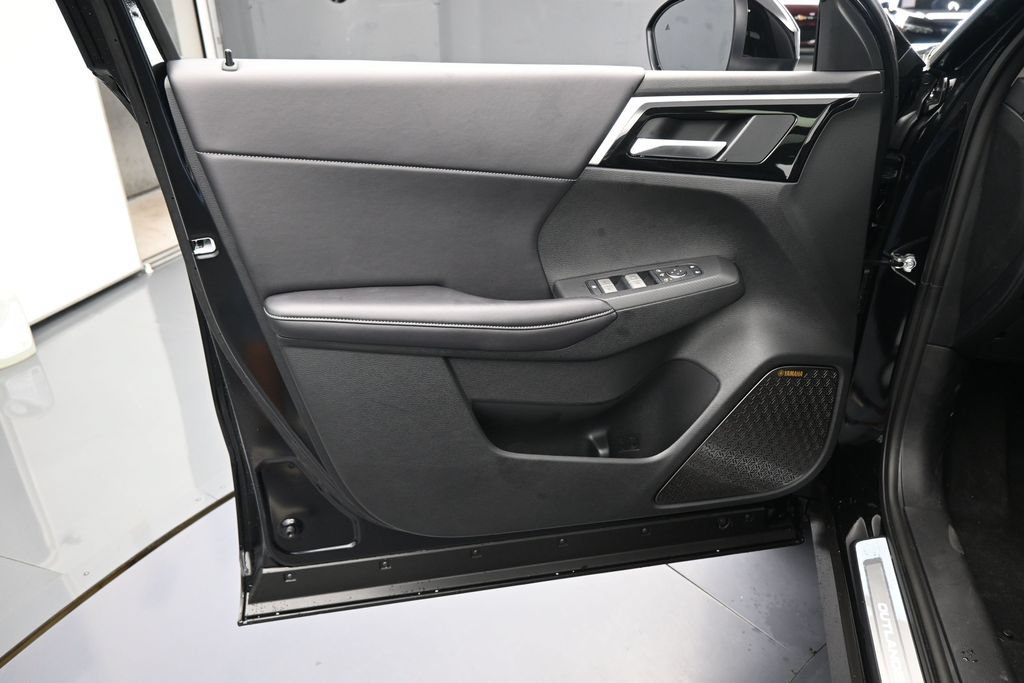 New 2026 Mitsubishi Outlander SE FWD image 14