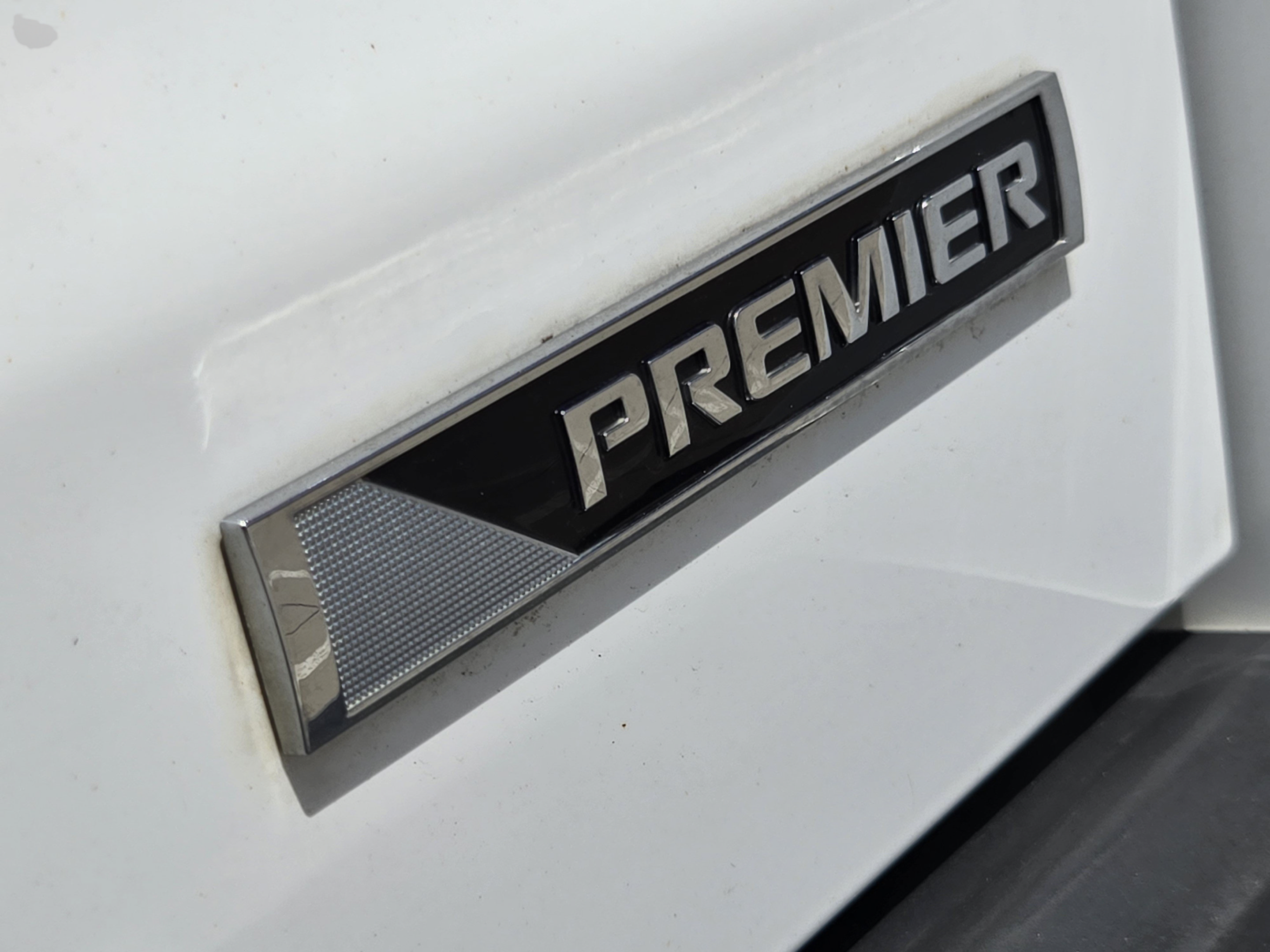 Used 2017 Chevrolet Suburban Premier RWD image 33