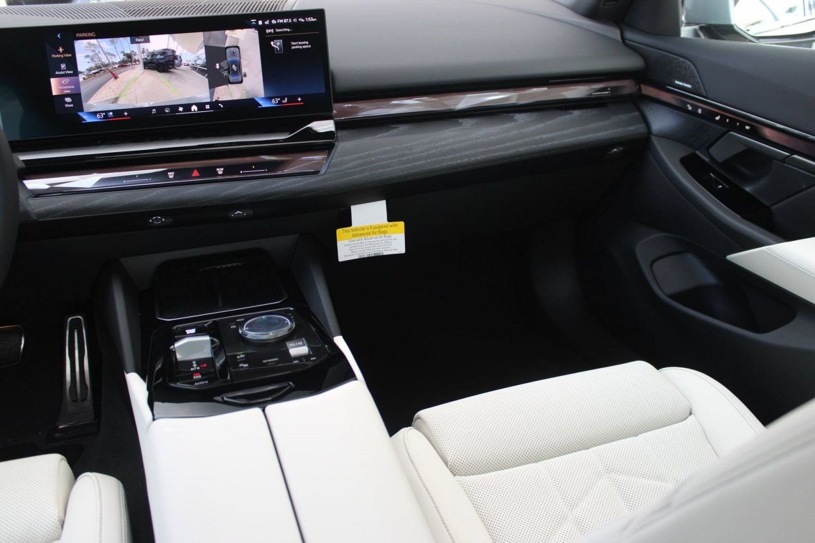 Used 2026 BMW 530i w/ M Sport Package RWD image 28