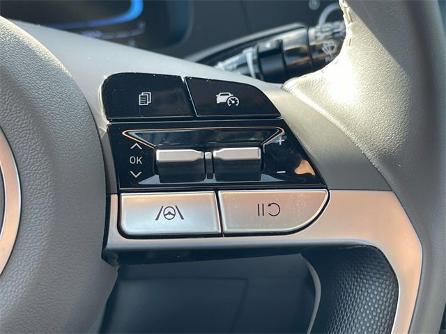 Certified 2025 Hyundai Elantra Sport image 30