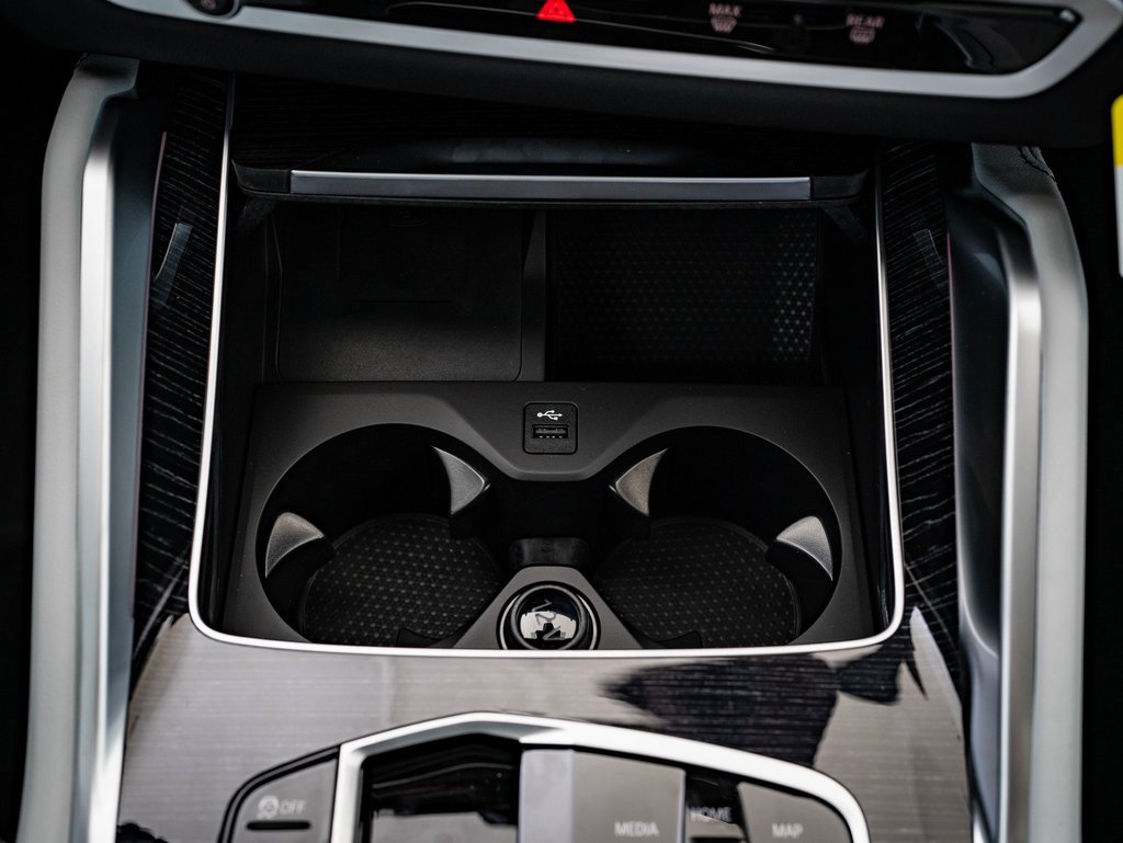 New 2026 BMW X6 xDrive40i w/ Climate Comfort Package image 31