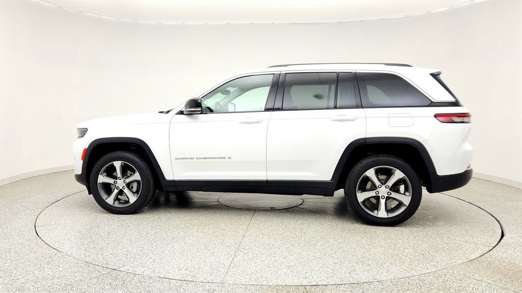 Used 2023 Jeep Grand Cherokee Limited AWD/4WD image 8