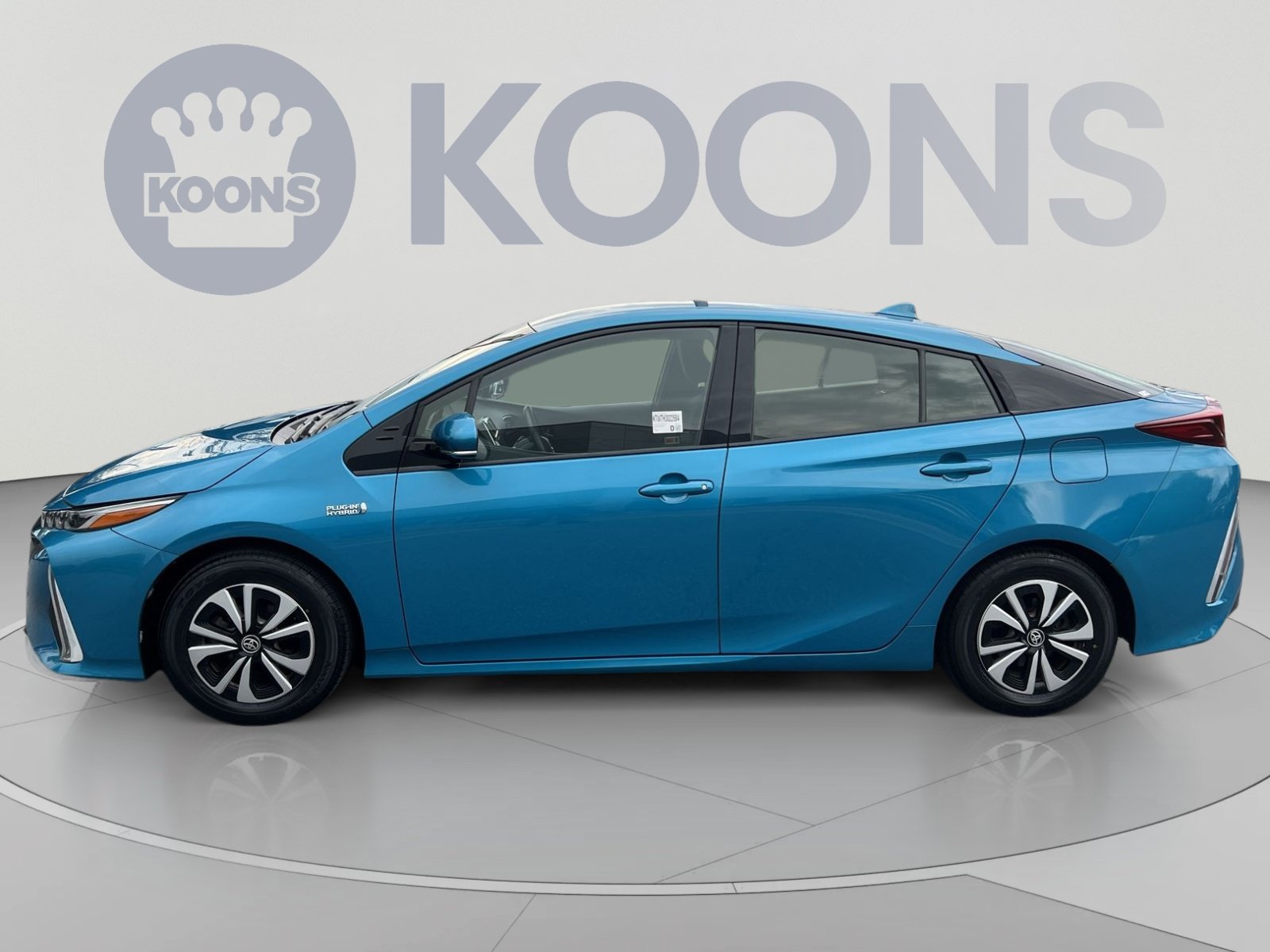 Used 2017 Toyota Prius Prime Plus FWD image 2