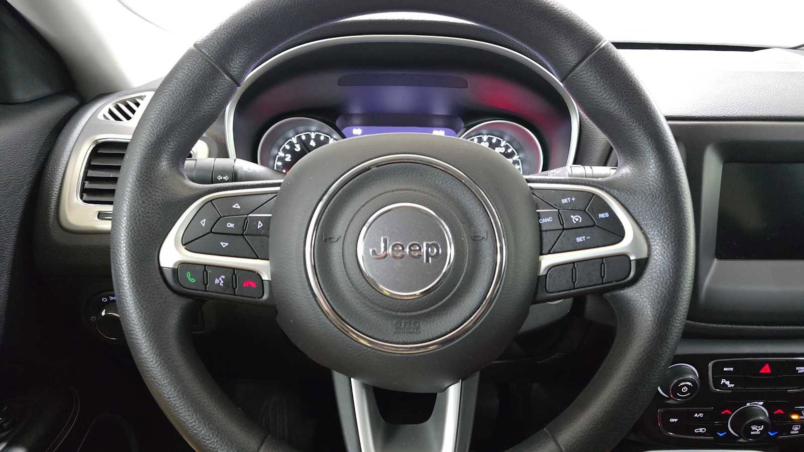 Used 2018 Jeep Compass Sport w/ Tech Group FWD image 26