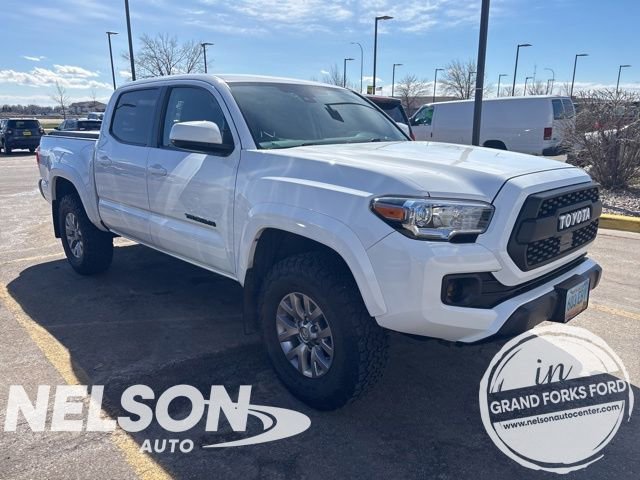 Used 2018 Toyota Tacoma SR5 AWD/4WD image 1