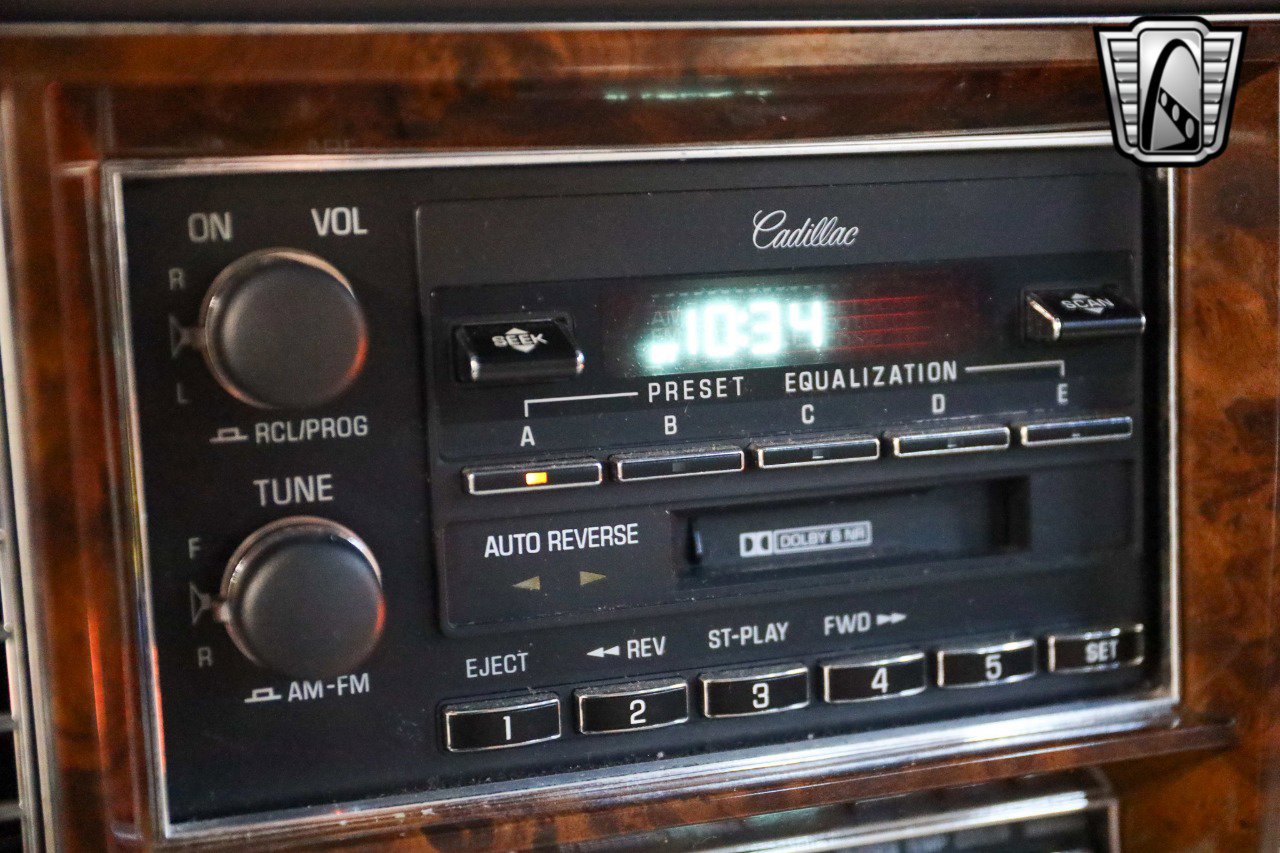 Used 1992 Cadillac Brougham image 20