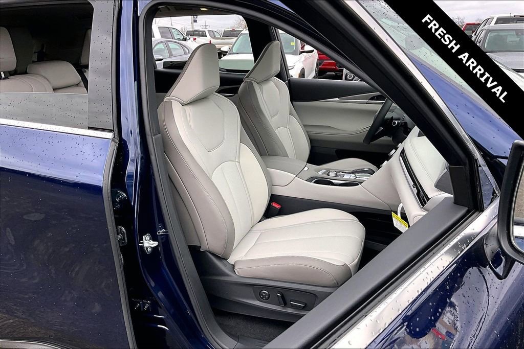 Used 2026 INFINITI QX60 Pure w/ Cargo Package image 29