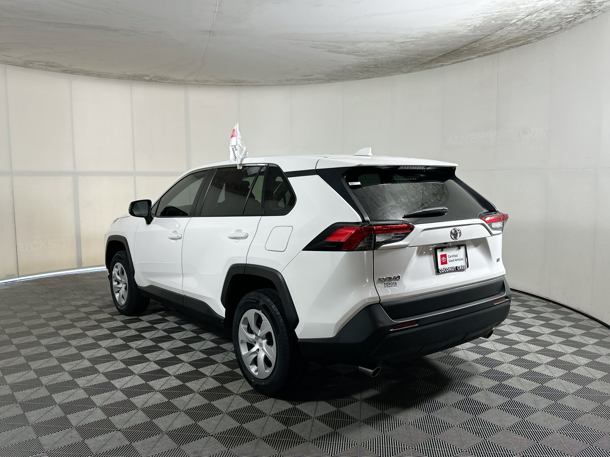 Certified 2025 Toyota RAV4 LE FWD image 5