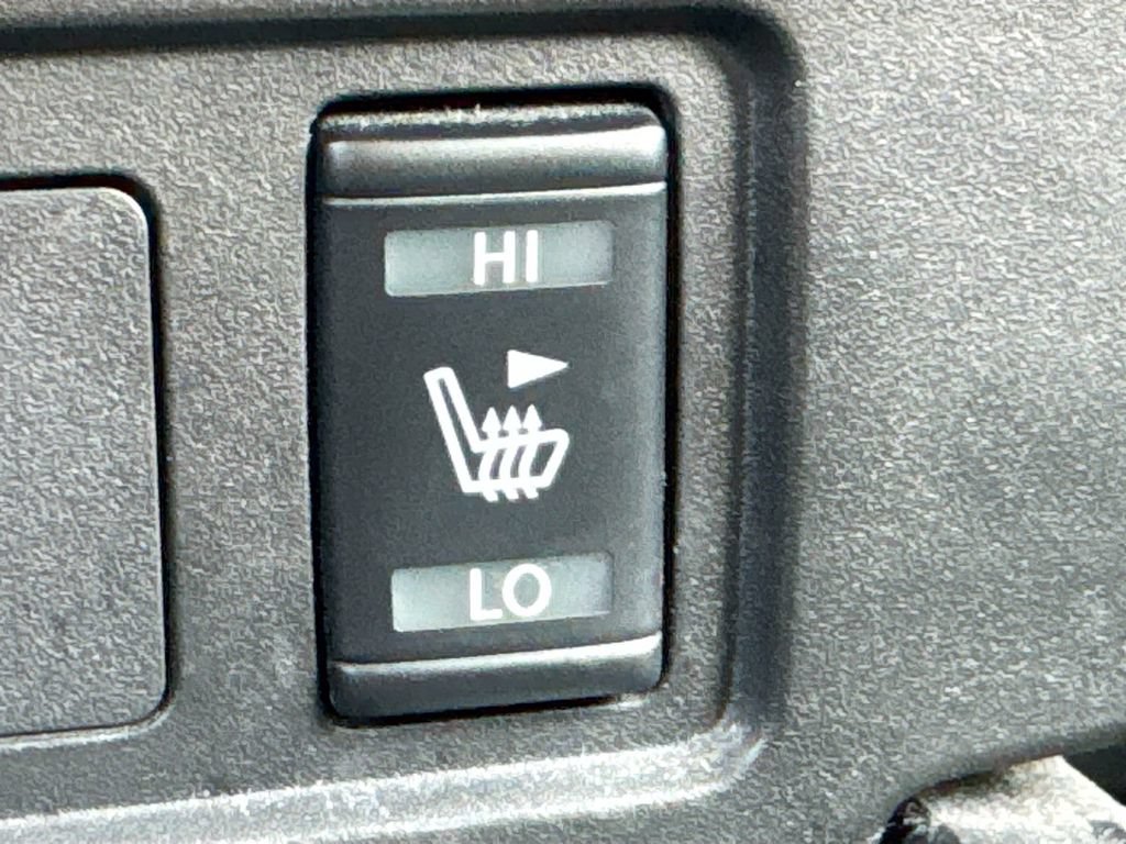 Used 2024 Nissan Frontier SV w/ SV Convenience Package RWD image 23