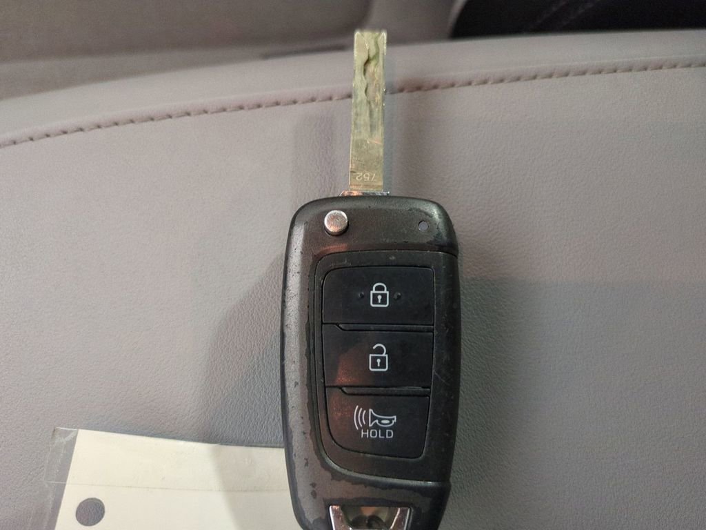 Used 2020 Hyundai Palisade SE image 34