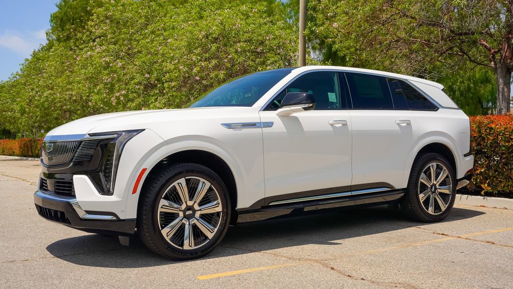 New 2025 Cadillac Escalade IQ Luxury 2 image 8