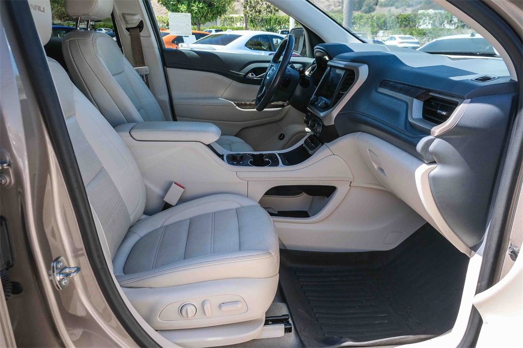 Used 2022 GMC Acadia Denali w/ Denali Ultimate Package image 18